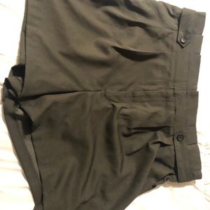 NWT Banana Republic shorts. Army green. Size 20.